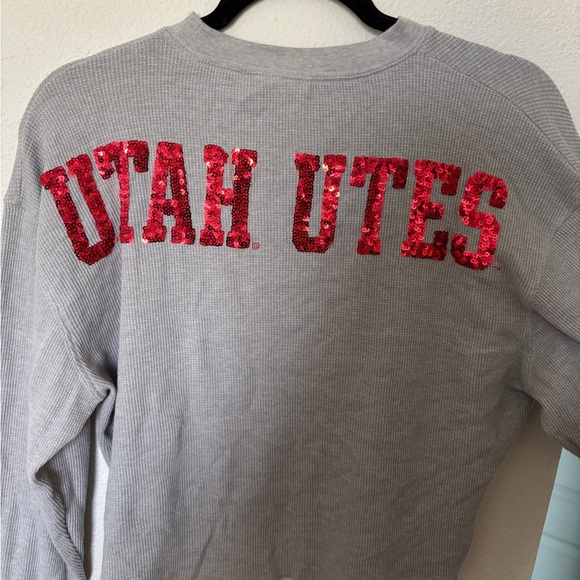 Y2K PINK Victoria's Secret Light Gray Cropped Thermal Shirt UTAH UTES - Picture 3 of 3